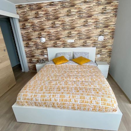 Logements Equipes A Onnaing Avec Espace Balneo En Option Proche Toyota, Autoroute Et Valenciennes Екстериор снимка