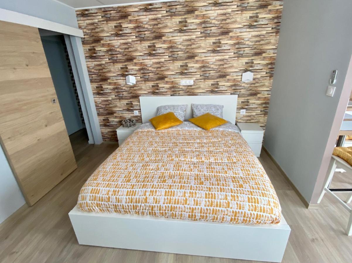 Logements Equipes A Onnaing Avec Espace Balneo En Option Proche Toyota, Autoroute Et Valenciennes Екстериор снимка