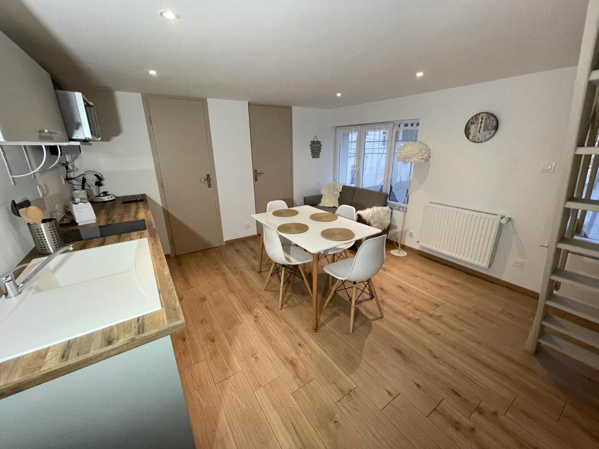Logements Equipes A Onnaing Avec Espace Balneo En Option Proche Toyota, Autoroute Et Valenciennes Екстериор снимка